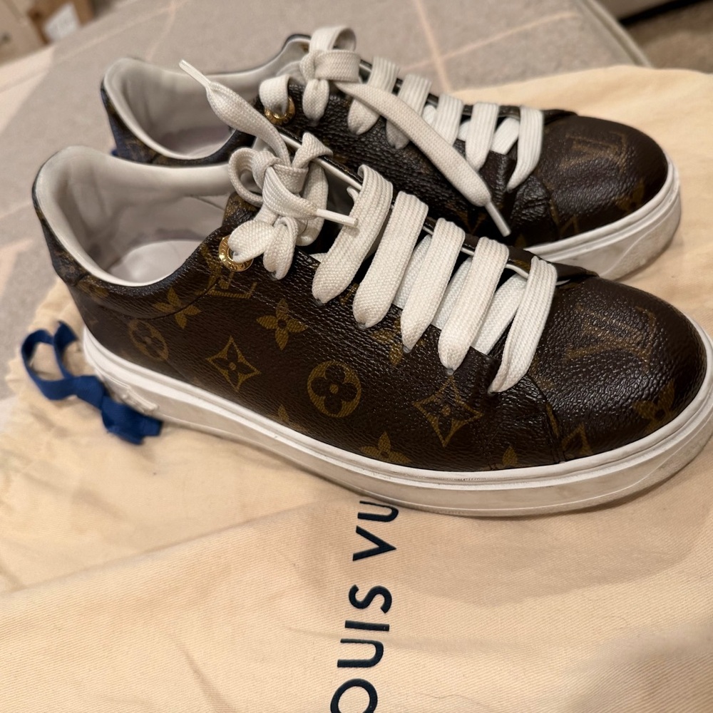 Louis Vuitton Beverly Hills Monogram Sneakers – Brown/White – Authentic